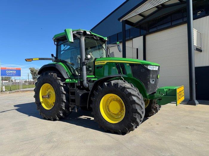 John Deere 7R210 tractor
