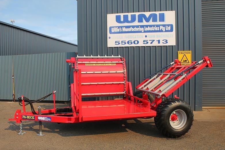 Photo 3. Willies Manufacturing Industries pamick large round and square bale feeder