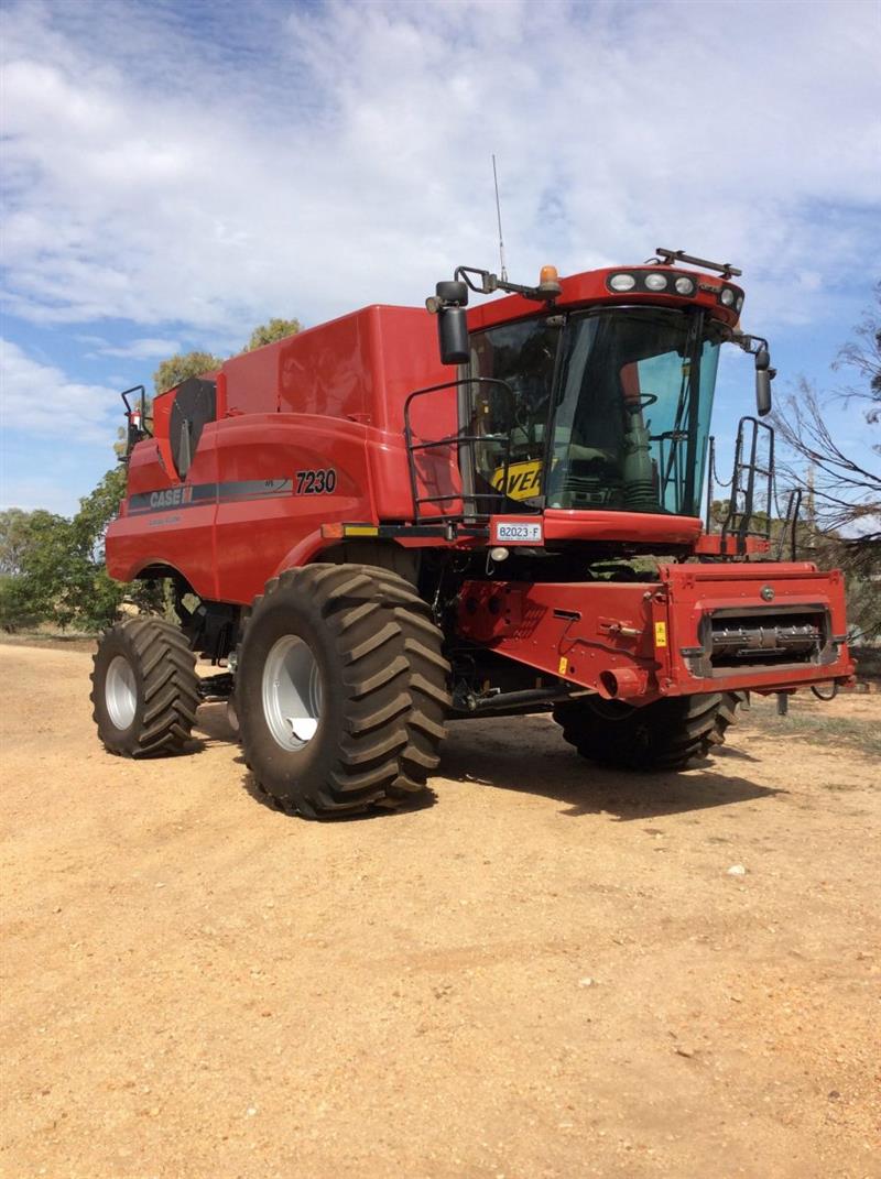 Photo 1. Case IH 7230 combine harvester