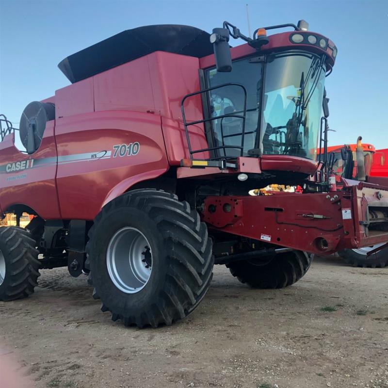 Case IH 7010 combine harvester, Harvesters Case IH VIC | Power Farming