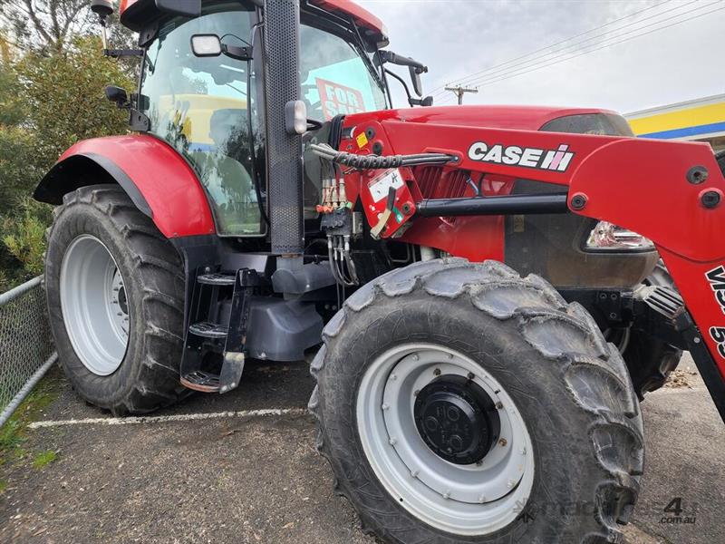 Photo 1. Case IH Puma 140 FEL tractor