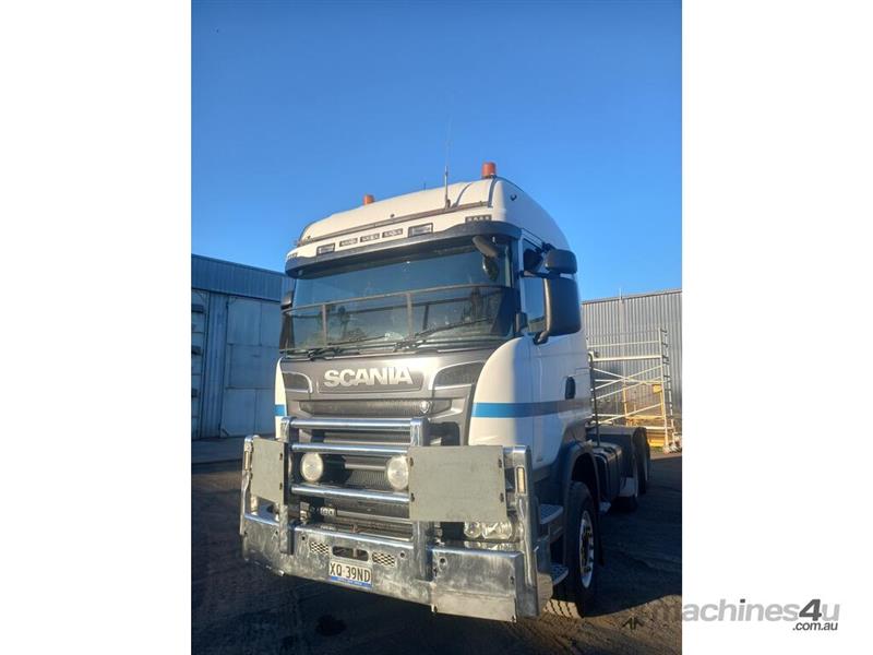 Photo 1. Scania R560 6x4 Prime Mover