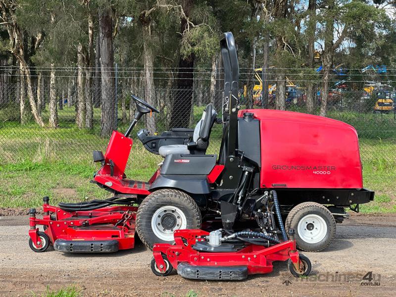 Photo 1. Toro GroundsMaster 4000 D Wide Area lawn mower