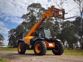 Photo 1. JCB Loadall 531-70 Telescopic Handler