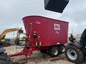 BVL V-Mix 24H-2S mixer wagon