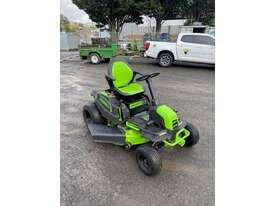 Greenworks CRT426 zero turn mower