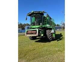 John Deere S660 combine harvester