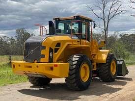 Photo 1. Volvo L105 Loader/Tool Carrier Loader