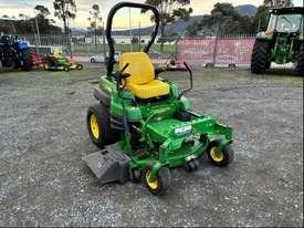 John Deere Z925A zero turn mower