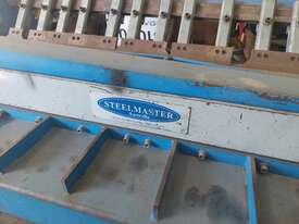 Manual Treadle Guillotine & Manual P...