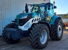 Lovol P7240 tractor