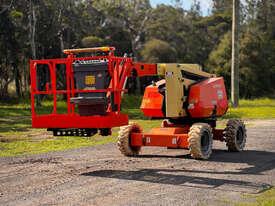 JLG 340AJ Boom Lift Access