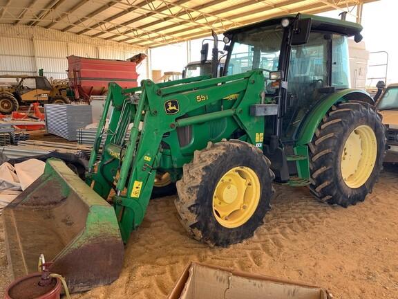 Photo 1. John Deere 5820 Premium tractor