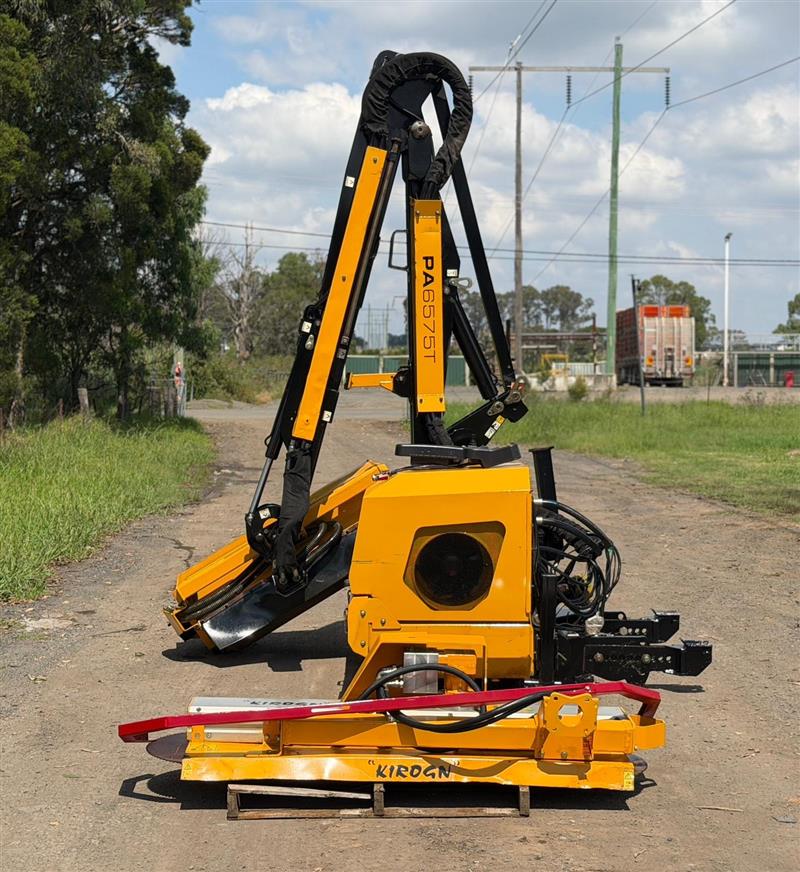 McConnel Power Arm P6575T with kirogn blade crush cutter