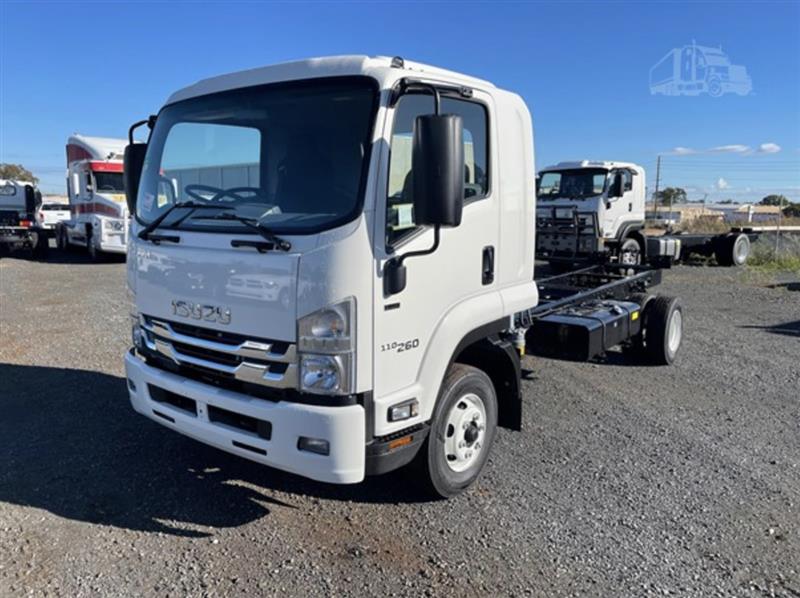 Isuzu FRR110-260 truck