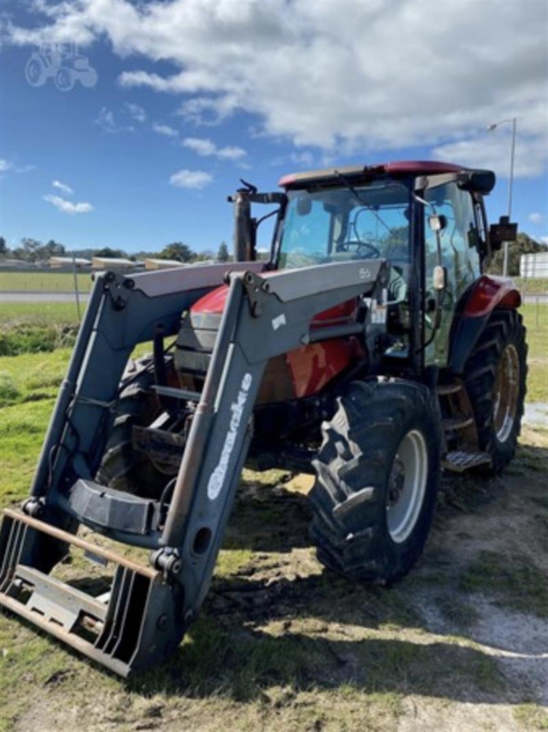 Photo 1. Case IH MXU100 tractor