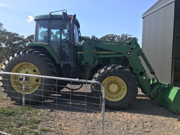 Photo 1. John Deere 7610 tractor