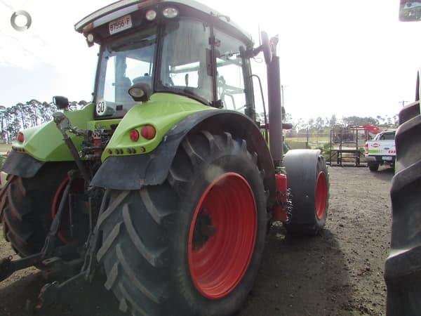 Claas Arion 640 tractor