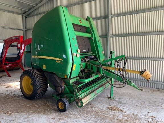 Photo 1. John Deere 854 Silage Special round baler