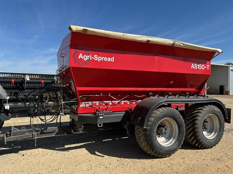 Photo 1. Agri-Spread AS150-T spreader