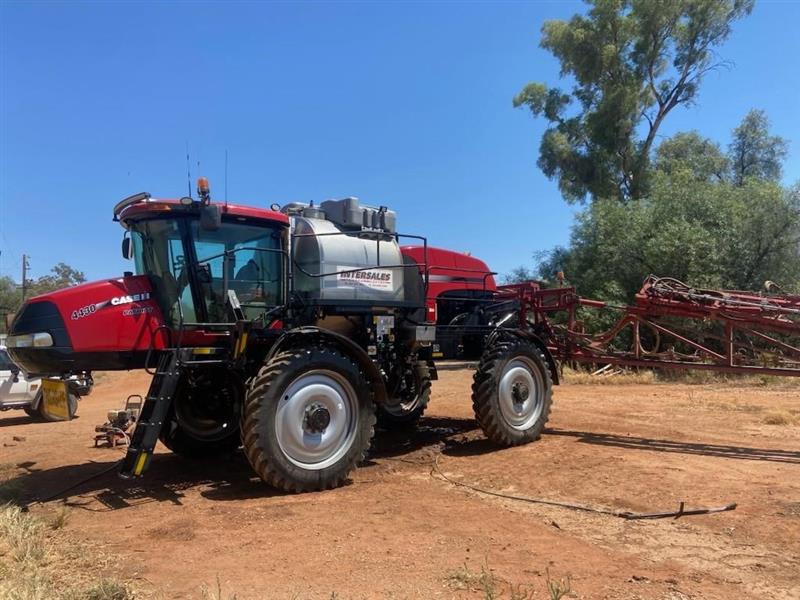 Case IH 4430 self propelled sprayer