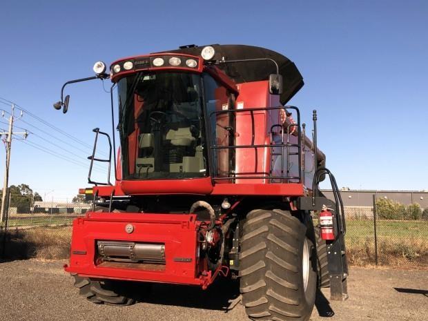 Photo 1. Case IH 7088 combine harvester