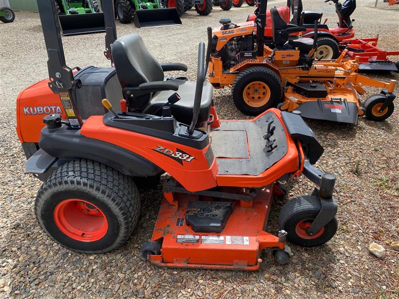 Kubota ZD331 ride on mower