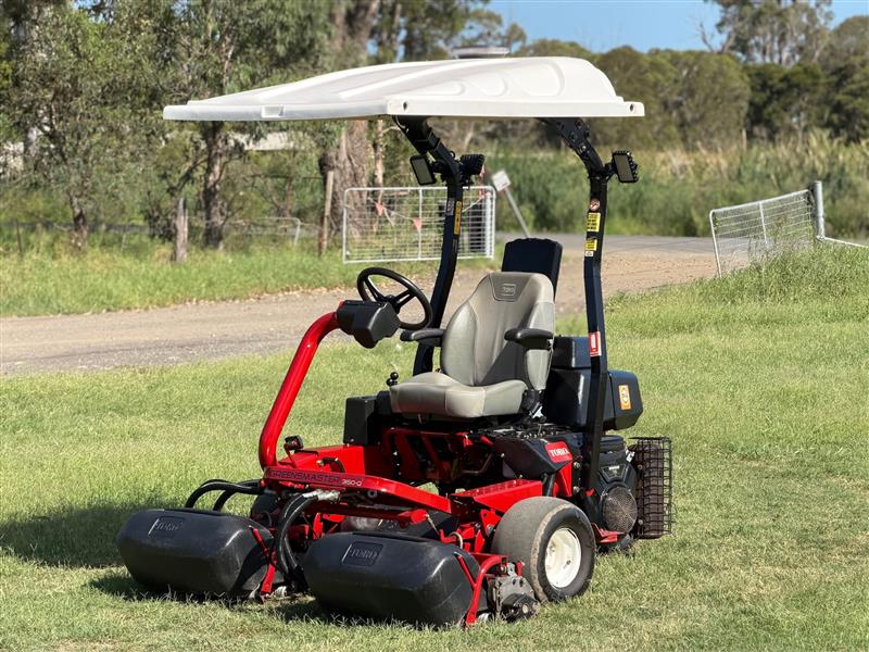 Toro Greensmaster 3150Q greens cylinder reel golf course ride on lawn mower