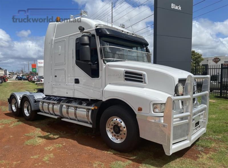 Photo 1. Iveco Powerstar 6800 Prime Mover