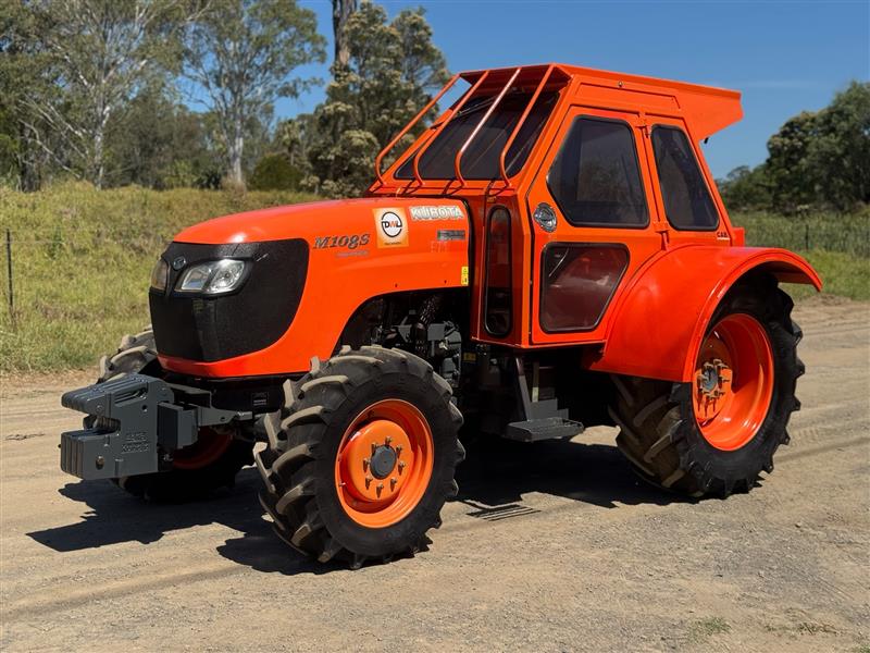 Kubota M108S 4wd a/c cab tractor