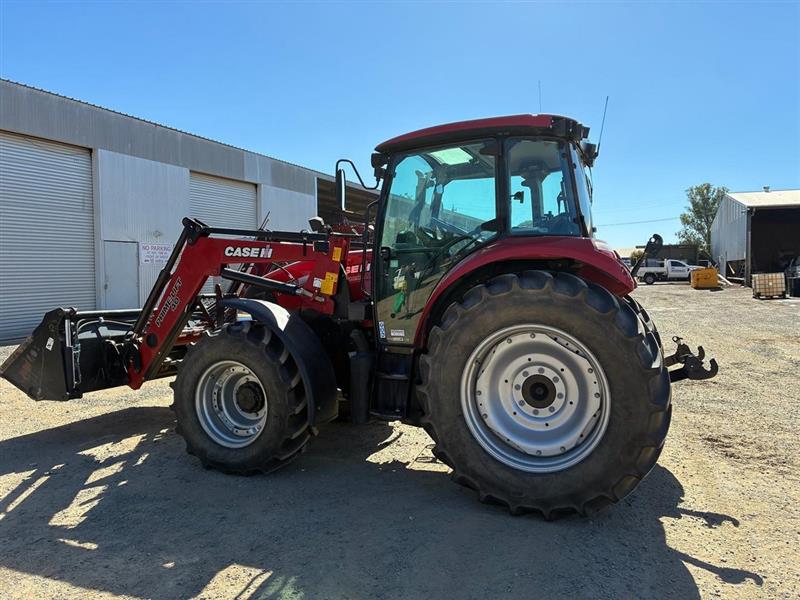 Case IH Farmall 105C tractor