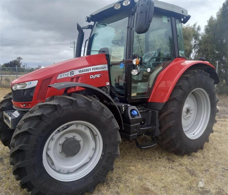 Massey Ferguson MF5712S tractor