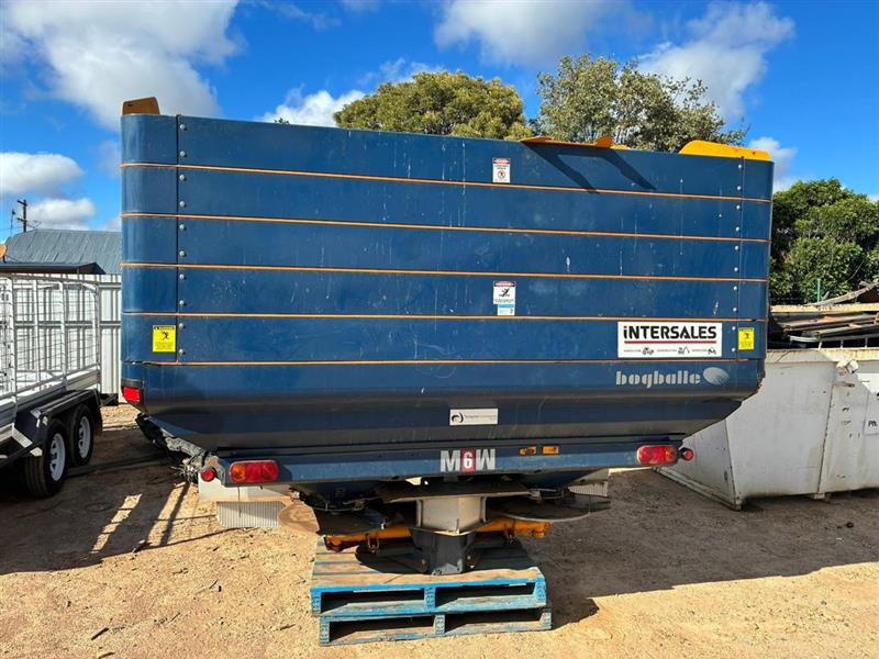 Bogballe M6W spreader