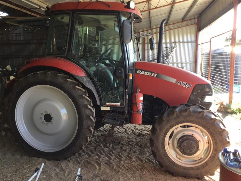 Photo 1. Case IH JX90 tractor