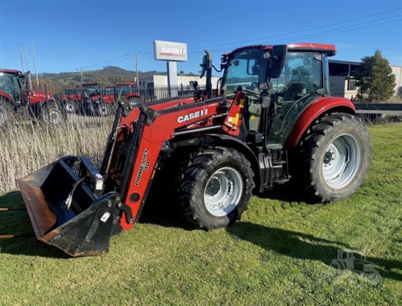 Case IH Farmall 115C tractor