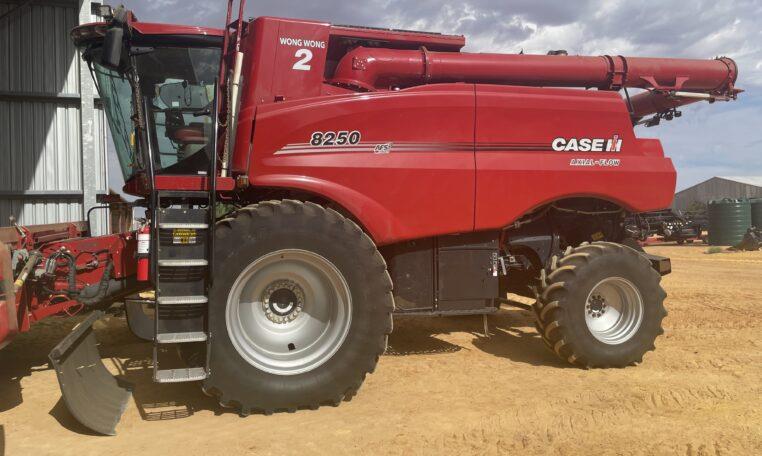 Case IH 8250 combine harvester