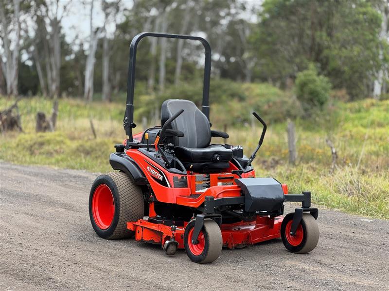 Kubota ZD1211 commercial diesel zero turn ride on lawn mower
