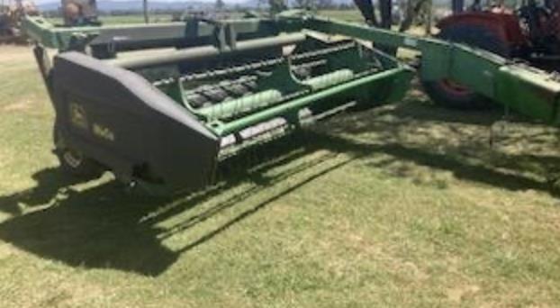 John Deere 820 Moco mower conditioner