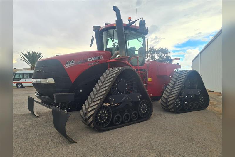 Photo 1. Case IH Steiger 500 Rowtrac track tractor