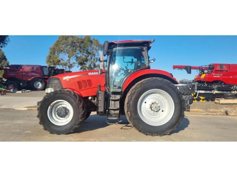 Case IH Puma 225 tractor