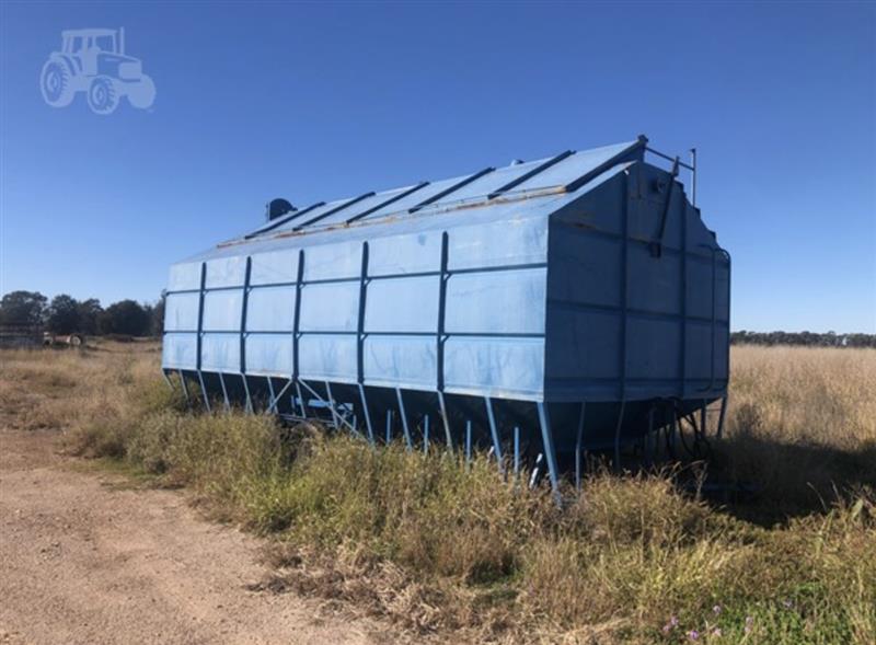 Australian Agricultural Machinery 779 chaser bin