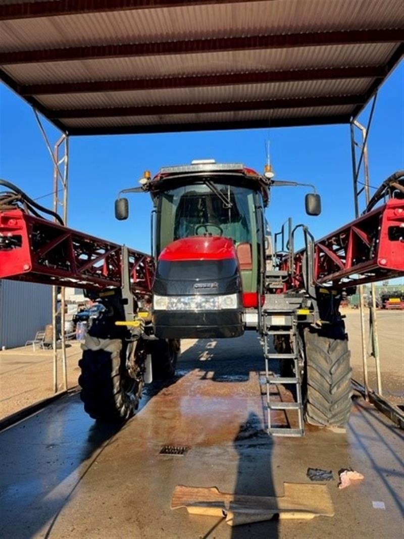 Photo 1. Case IH Patriot 4430 SP boomsprayer