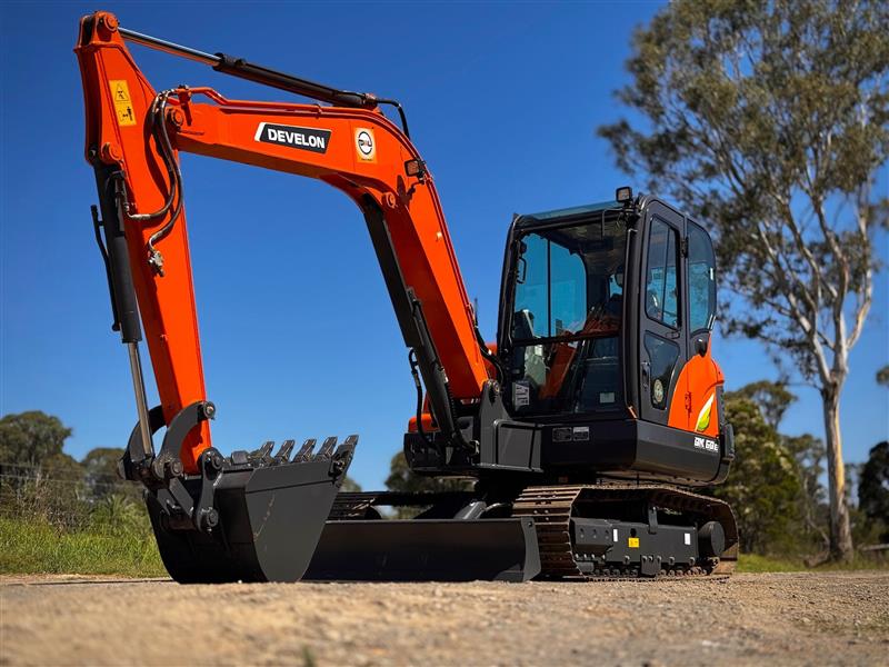 Develon DX55R-7 5.5T tracked excavator