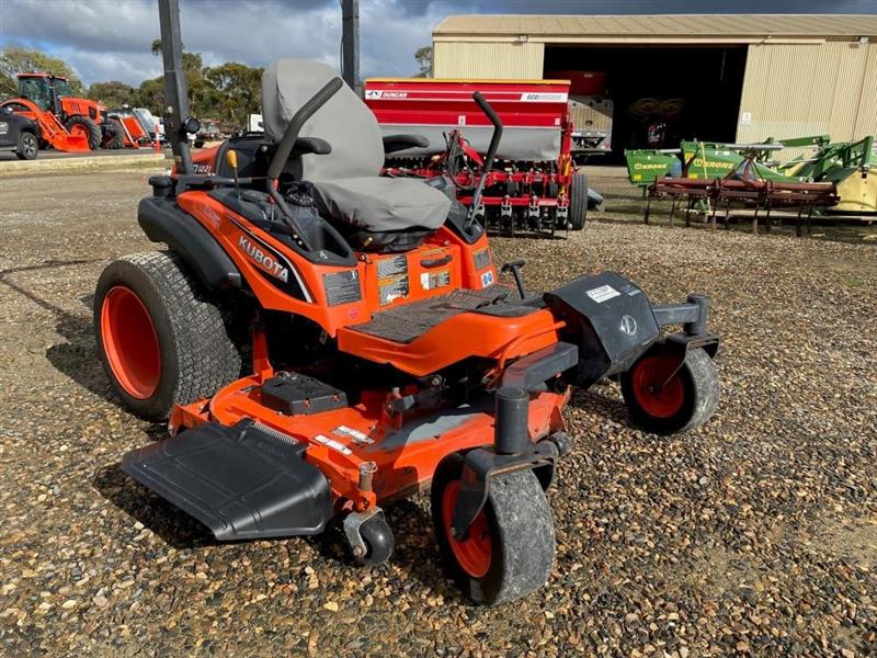 Kubota ZD1221L-72-au zero turn mower