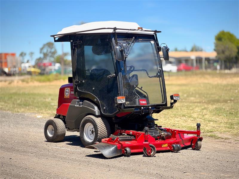 Toro 3310 72inch a/c 4wd commercial out front ride on diesel lawn mower