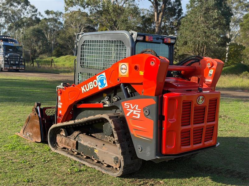 Kubota SVL75 Posi track skid steer loader