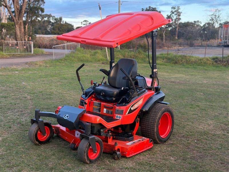 Kubota ZD1221 commercial diesel zero...