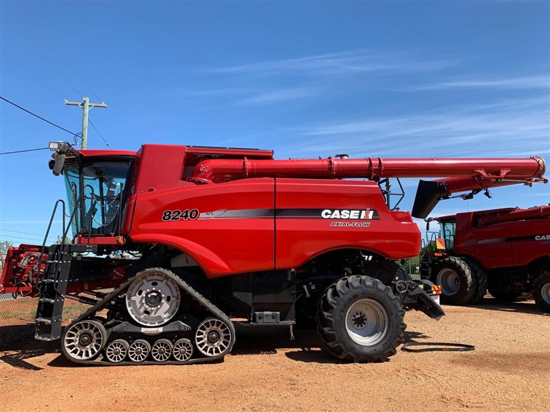 Case IH 8240 combine harvester