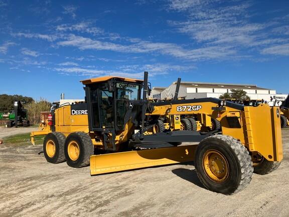 Photo 1. John Deere 872GP Grader