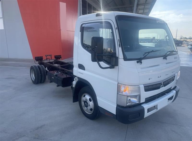 Photo 1. Mitsubishi Fuso Canter 515 truck